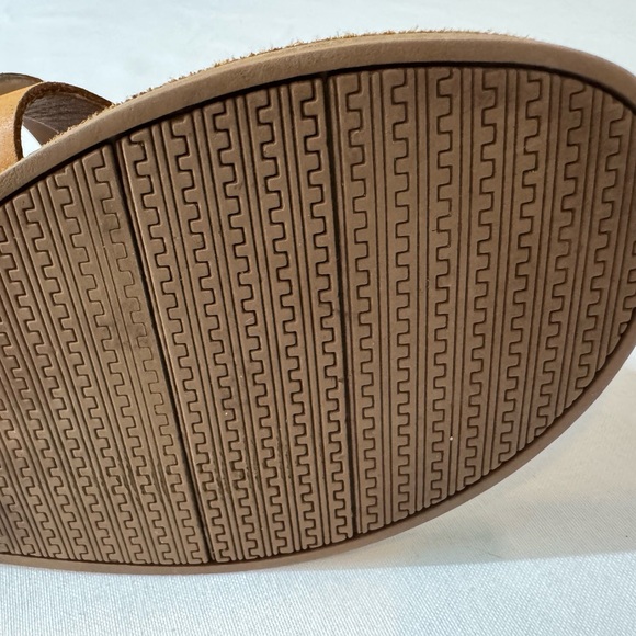 Tom’s Tan Strappy Sandals 9 wide summer sandals - Picture 4 of 15